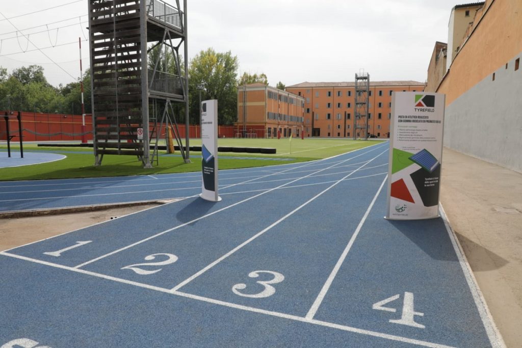 allaccademia-militare-di-modena-una-pista-di-atletica-con-gomma-riciclata-da-pneumatici-fuori-uso-grazie-ad-ecopneus