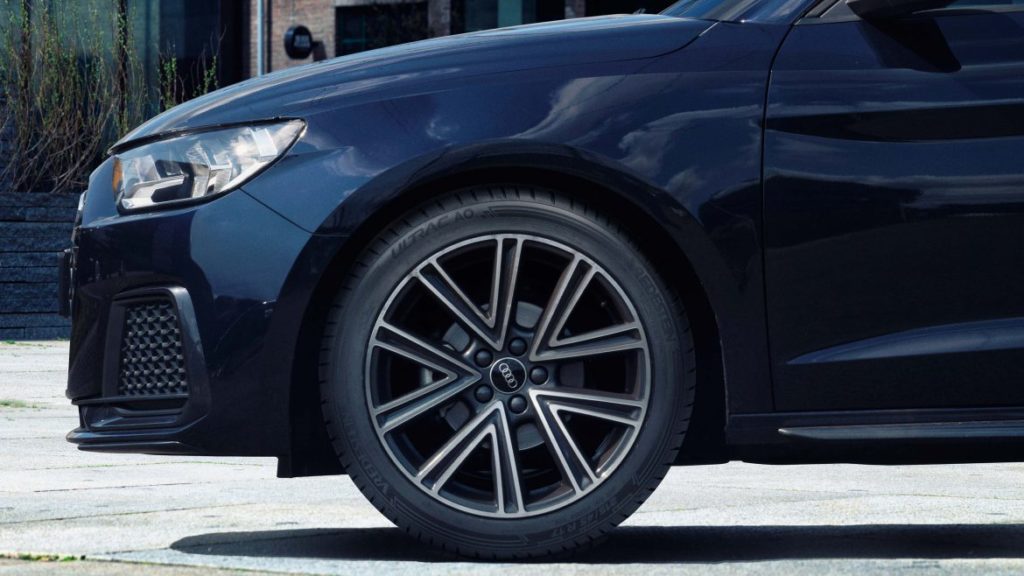 gli-italiani-non-sanno-che-esistono-i-pneumatici-per-veicoli-elettrici