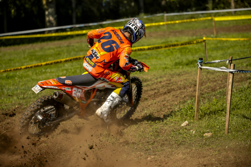 il-campionato-mondiale-fim-enduro-riapre-i-cancelli-e-la-stagione-2022-inizia-allinsegna-di-vittorie-e-podi-per-i-piloti-metzeler