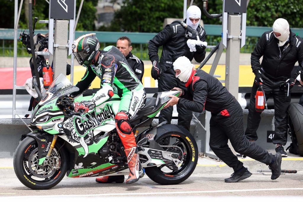 i-pneumatici-dunlop-trionfano-allisola-di-man