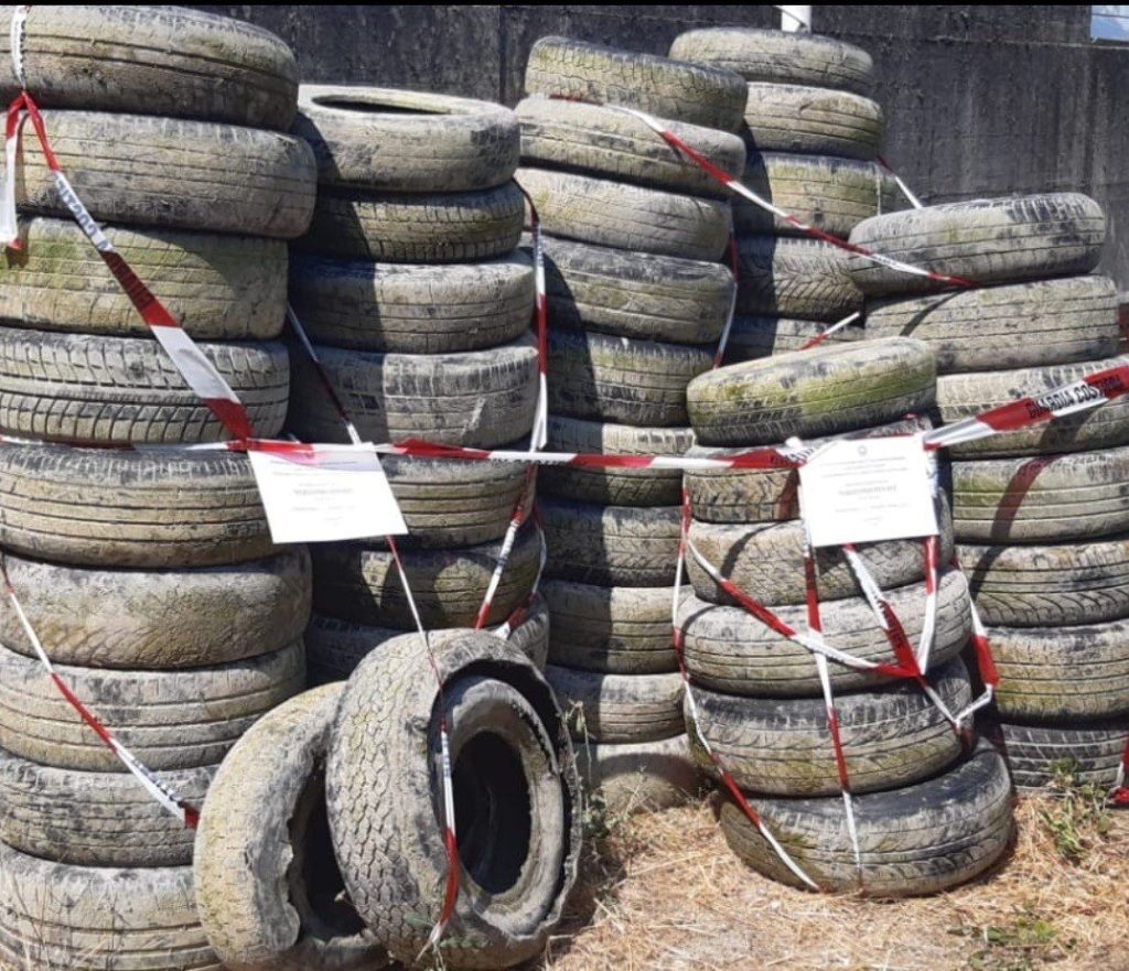 lago-di-garda-baia-del-vento-5-pneumatici-gomme