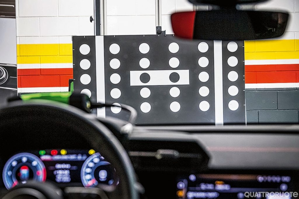 ricerca-carglass-quattroruote-vetro-auto-danneggiato-parabrezza-adas