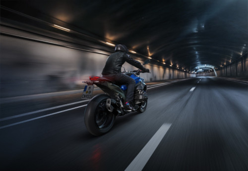 BMW sceglie i pneumatici sportivi e sport touring Dunlop per le nuove R1300R e R1300RS moto gomme motocicletta