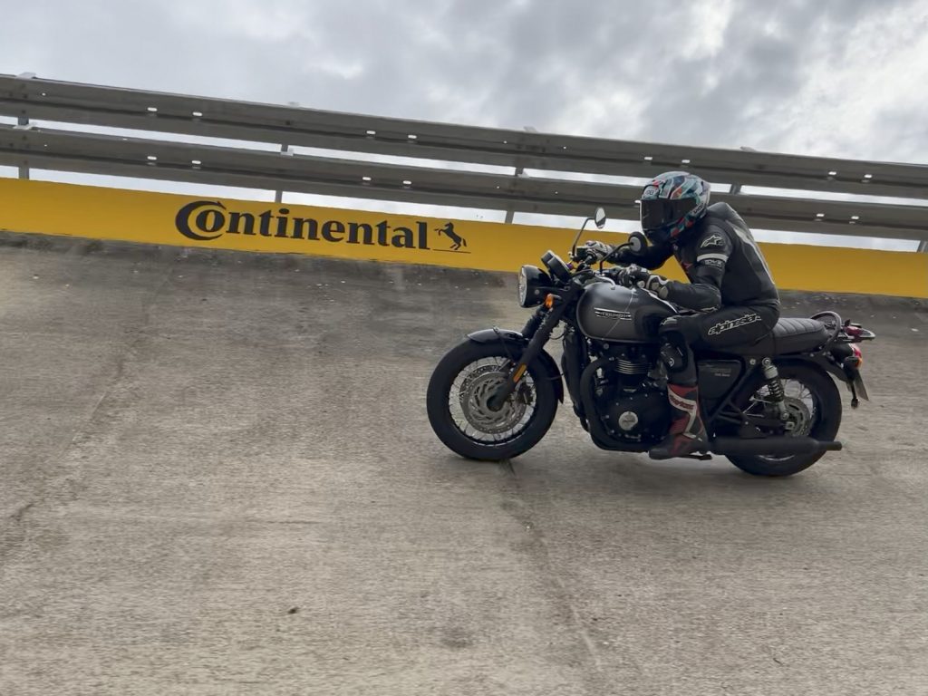 continental-test-motorrad-contiroadattack-3-cr-4-moto-retro