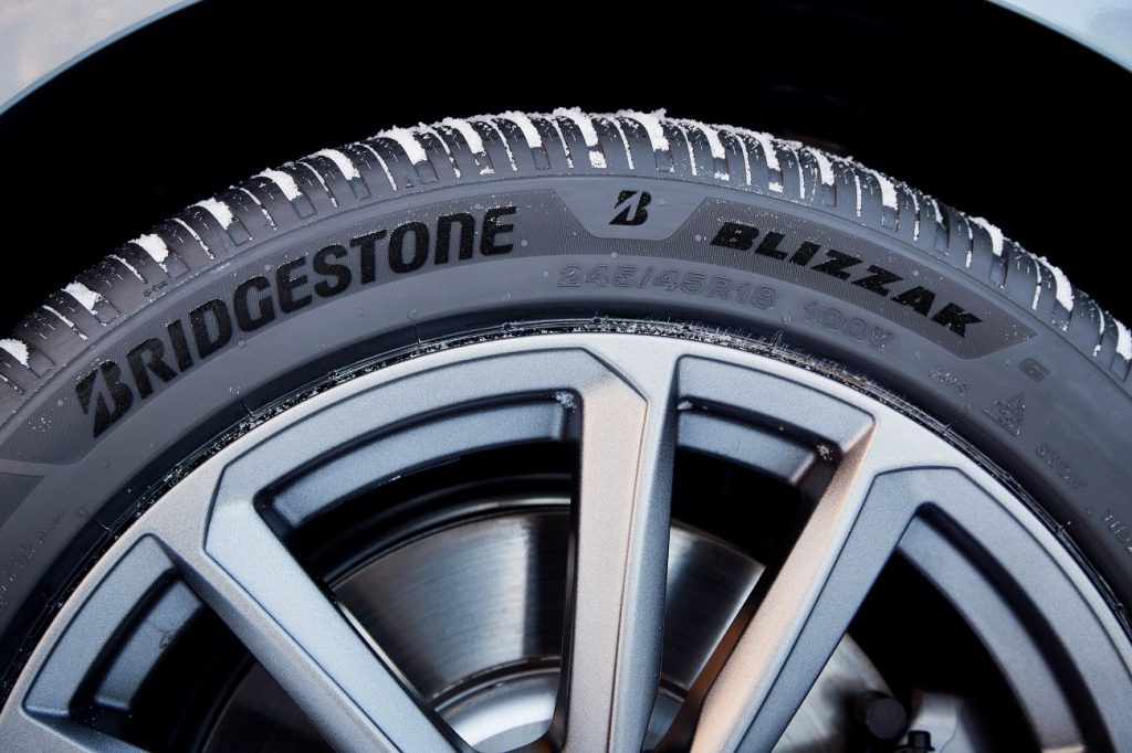 bridgestone-test-pneumatici-2025-blizzak-6-turanza-all-season