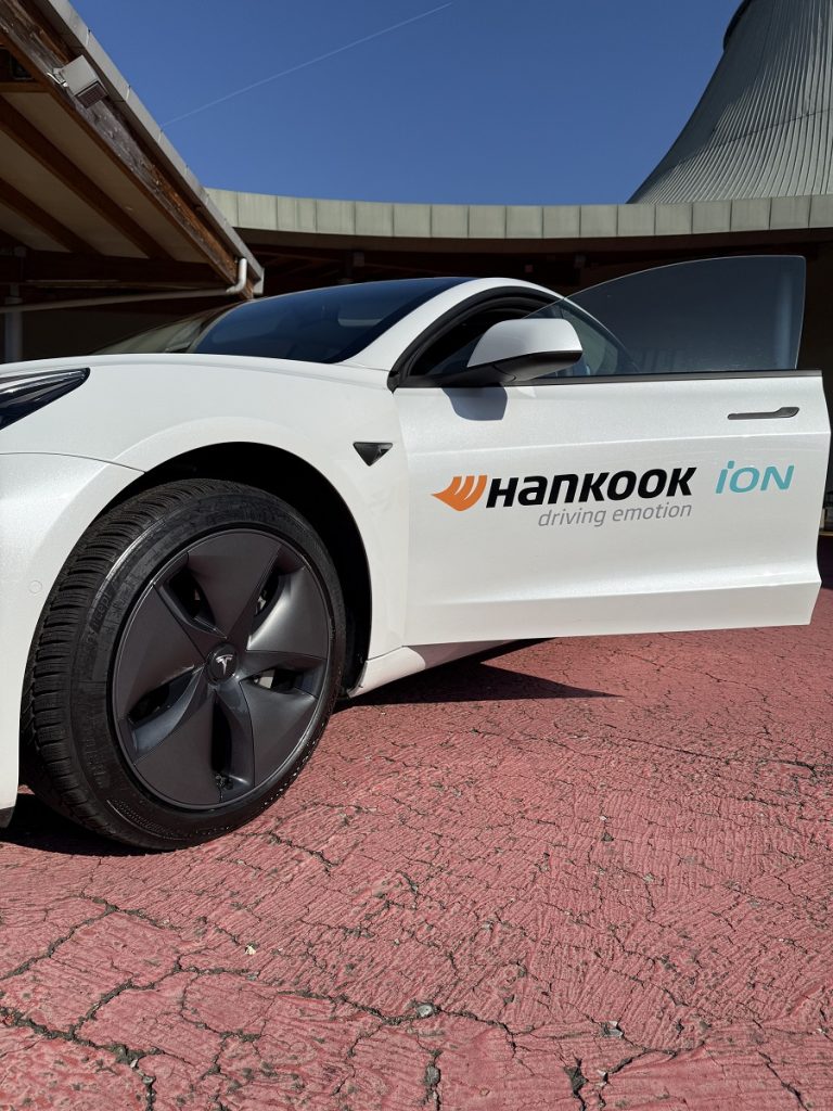 Tesla Owners Italia con Hankook Tire Italia al Winter Meeting in Norvegia pneumatici gomme convenzione prezzi