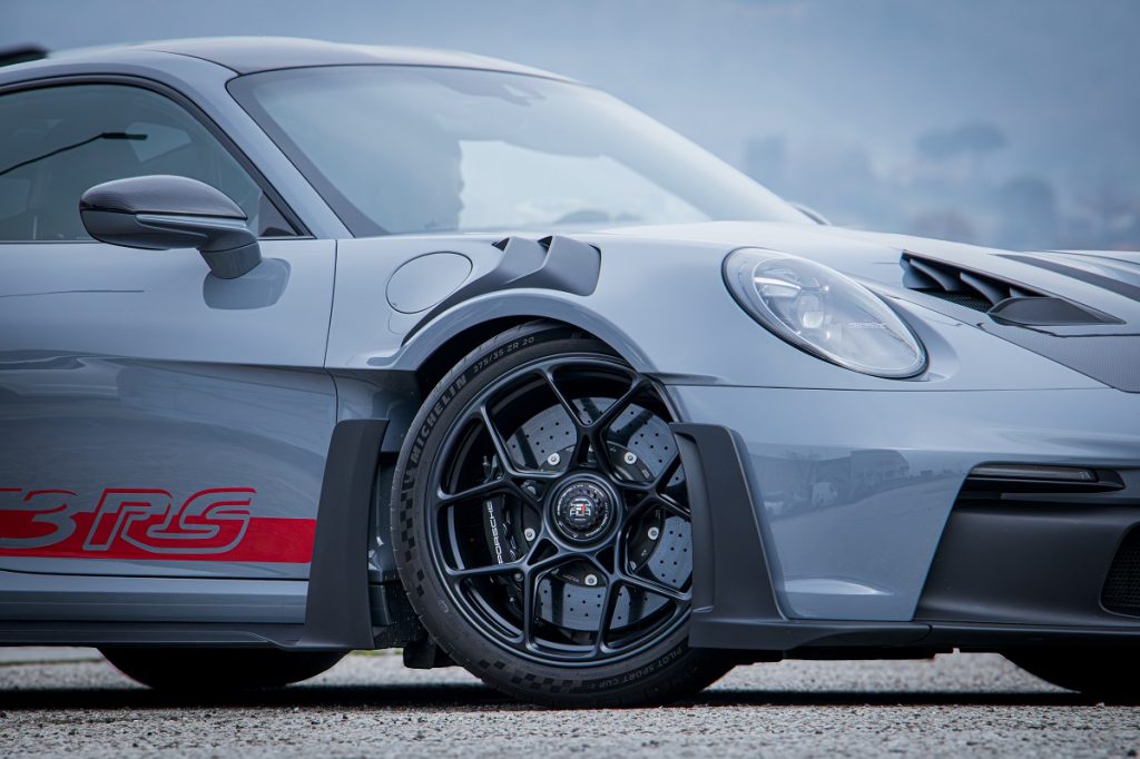 fondmetal-presenta-9rs-la-ruota-per-porsche-gt3-rs-con-la-tecnologia-della-formula-1