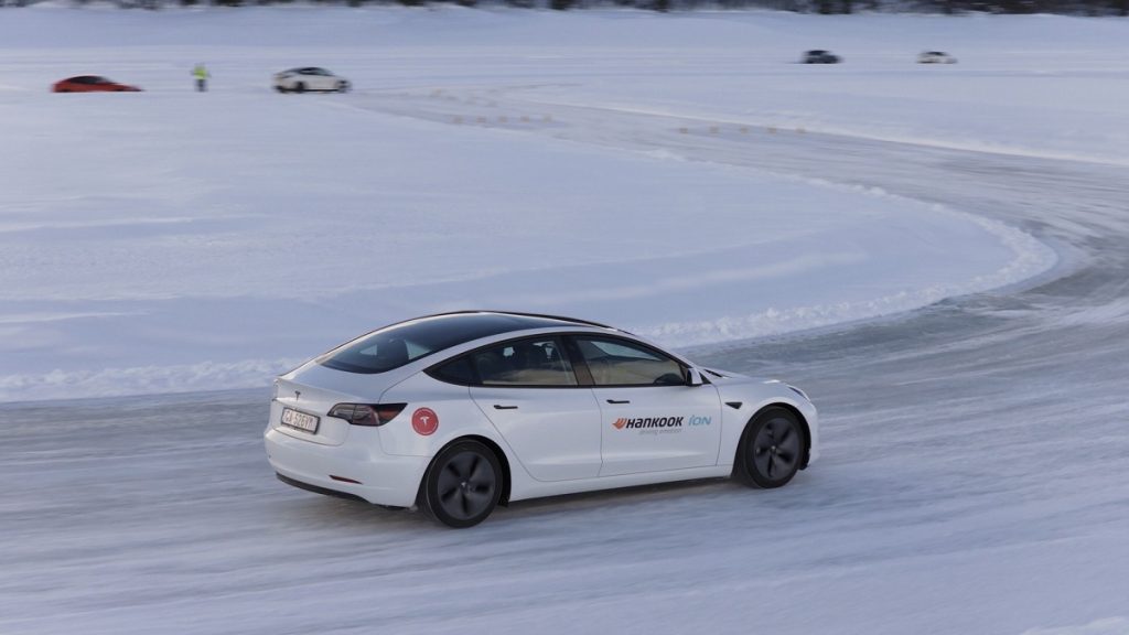hankook-tire-italia-con-tesla-owners-italia-al-winter-meeting-in-norvegia
