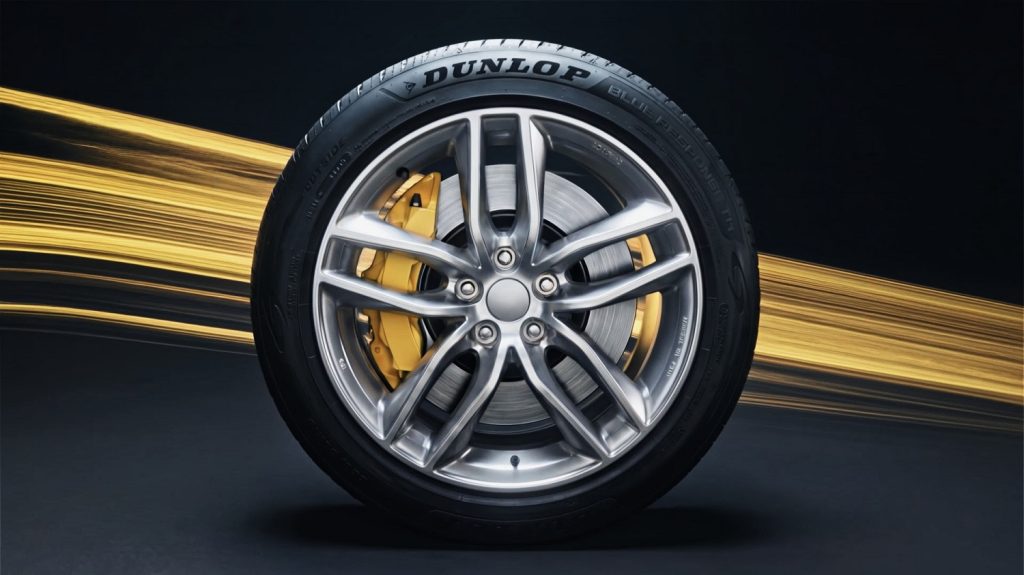 dunlop-presenta-lestivo-blue-response-tg-allevento-di-guida-di-siviglia