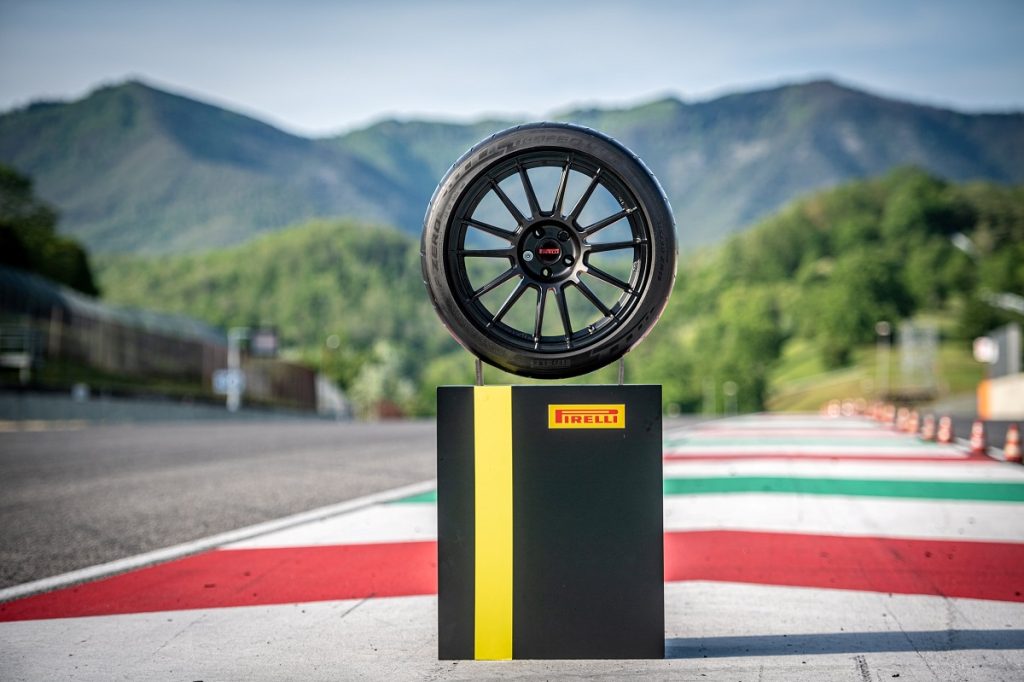 pirelli-p-zero-trofeo-rs-il-pneumatico-piu-veloce-al-mondo-secondo-tyre-reviews