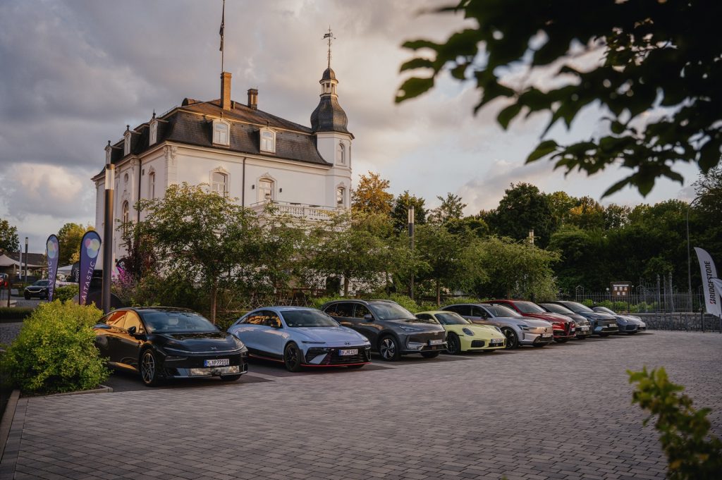 bridgestone-supporta-i-test-drive-nellambito-del-premio-german-car-of-the-year