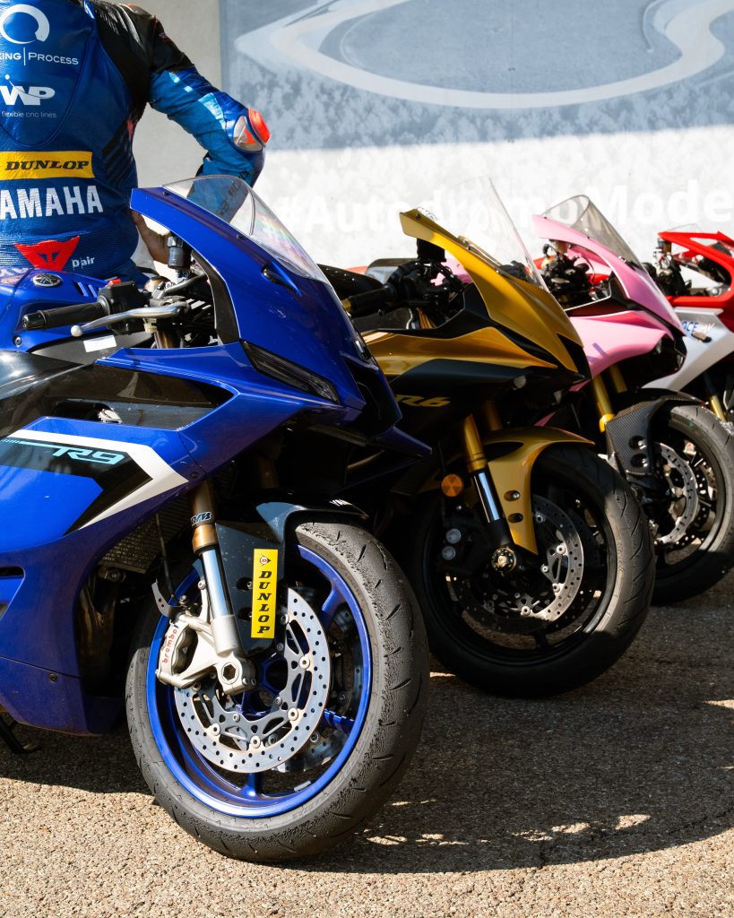 dunlop-gp-racer-d212-il-pneumatico-da-pista-preferito-per-i-programmi-di-track-day-dei-costruttori-in-italia